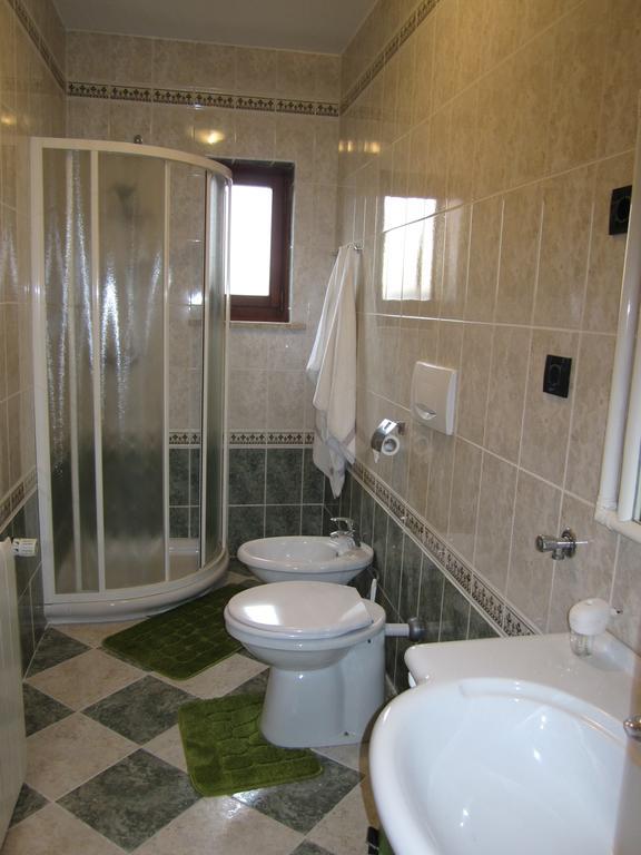 Apartments Mediteraneo Tar-Vabriga Екстер'єр фото