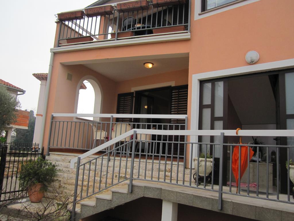 Apartments Mediteraneo Tar-Vabriga Екстер'єр фото