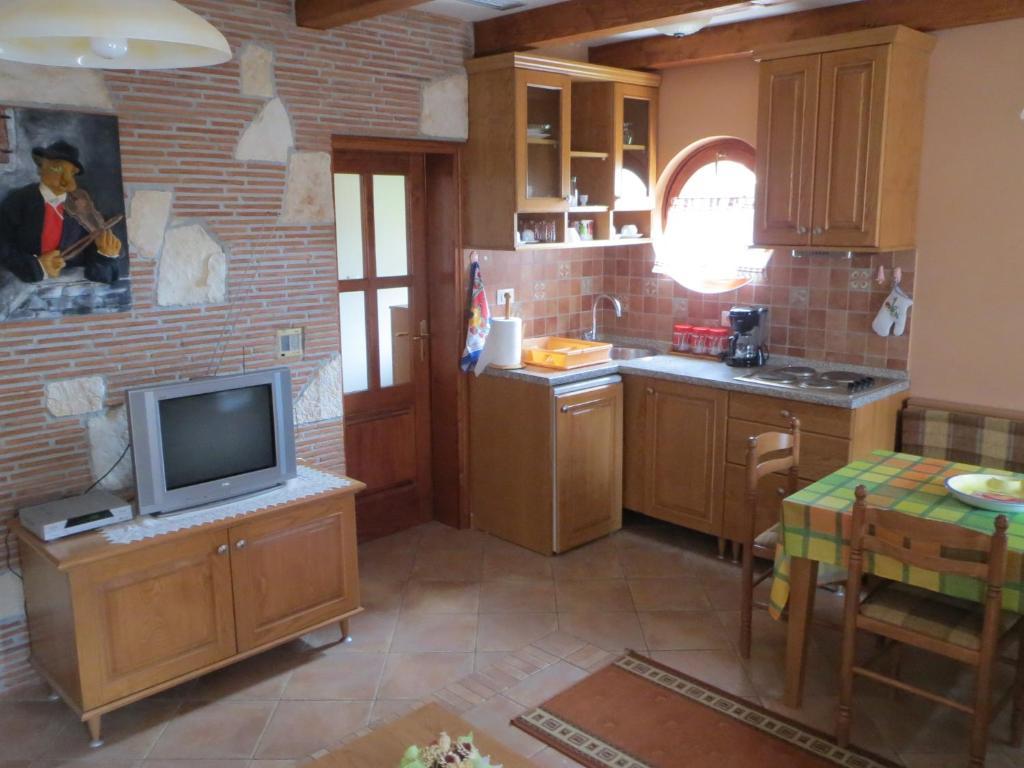 Apartments Mediteraneo Tar-Vabriga Екстер'єр фото